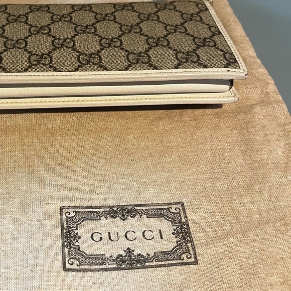 Gucci horse-bit leather wallet. With chain strap. - Picture 11 of 16